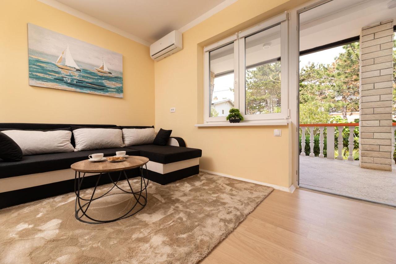Apartments Vugrin Šilo Εξωτερικό φωτογραφία
